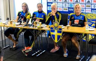Kosovare Asllani feet photo 6