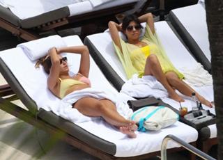 Kourtney Kardashian feet photo thumbnail