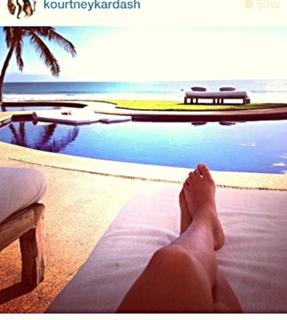 Kourtney Kardashian feet photo thumbnail