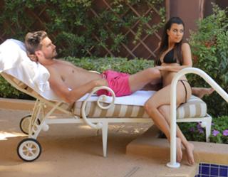 Kourtney Kardashian feet photo thumbnail