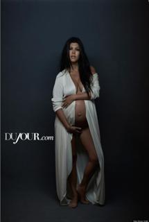 Kourtney Kardashian feet photo thumbnail