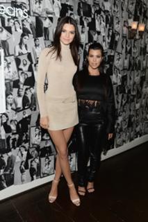 Kourtney Kardashian feet photo thumbnail