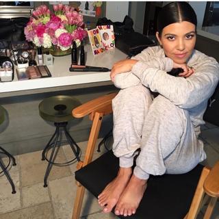 Kourtney Kardashian feet photo thumbnail
