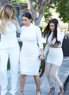 Kourtney Kardashian feet photo thumbnail