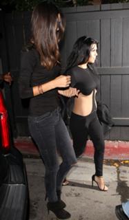 Kourtney Kardashian feet photo thumbnail