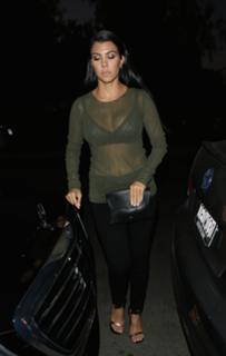 Kourtney Kardashian feet photo thumbnail