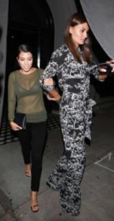 Kourtney Kardashian feet photo thumbnail
