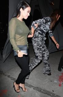 Kourtney Kardashian feet photo thumbnail
