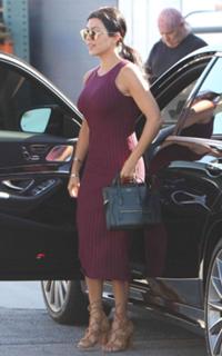 Kourtney Kardashian feet photo thumbnail