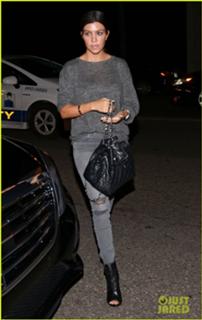 Kourtney Kardashian feet photo thumbnail