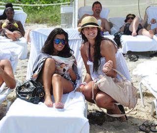 Kourtney Kardashian feet photo thumbnail