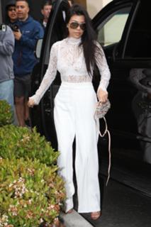 Kourtney Kardashian feet photo thumbnail