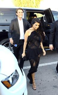 Kourtney Kardashian feet photo thumbnail