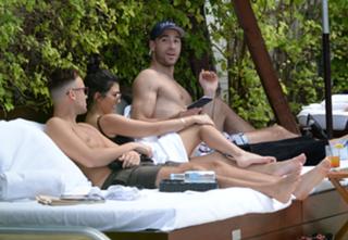 Kourtney Kardashian feet photo thumbnail