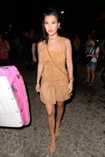 Kourtney Kardashian feet photo thumbnail