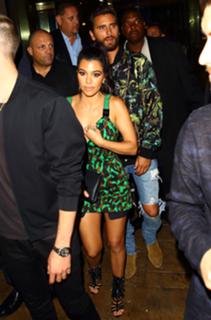 Kourtney Kardashian feet photo thumbnail