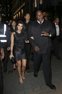 Kourtney Kardashian feet photo thumbnail