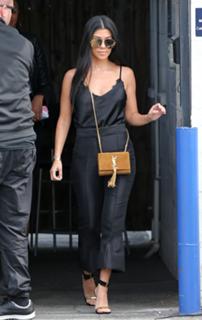 Kourtney Kardashian feet photo thumbnail