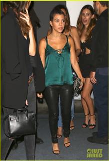 Kourtney Kardashian feet photo thumbnail