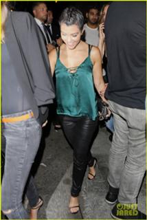 Kourtney Kardashian feet photo thumbnail