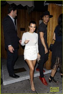 Kourtney Kardashian feet photo thumbnail