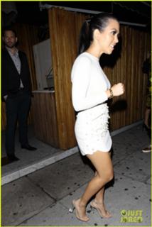 Kourtney Kardashian feet photo thumbnail