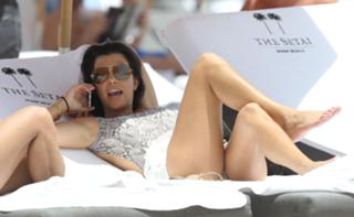 Kourtney Kardashian feet photo thumbnail