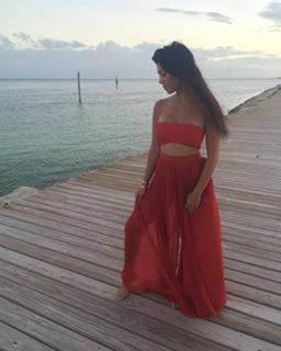 Kourtney Kardashian feet photo thumbnail