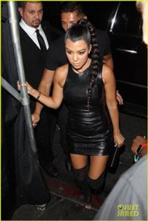 Kourtney Kardashian feet photo thumbnail