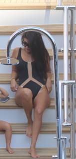 Kourtney Kardashian feet photo thumbnail