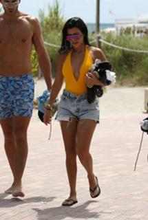 Kourtney Kardashian feet photo thumbnail