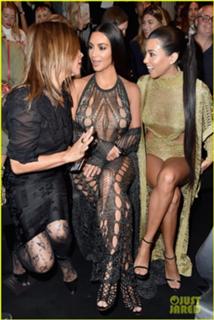 Kourtney Kardashian feet photo thumbnail