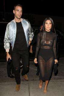 Kourtney Kardashian feet photo thumbnail