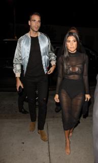 Kourtney Kardashian feet photo thumbnail