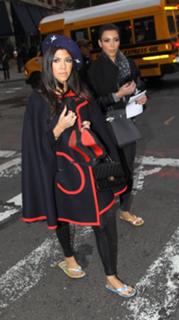 Kourtney Kardashian feet photo thumbnail