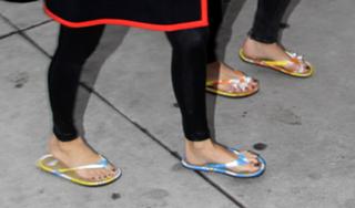 Kourtney Kardashian feet photo thumbnail