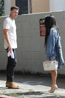 Kourtney Kardashian feet photo thumbnail