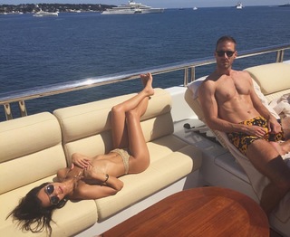 Kourtney Kardashian feet photo thumbnail