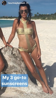 Kourtney Kardashian feet photo thumbnail