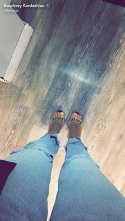 Kourtney Kardashian feet photo thumbnail