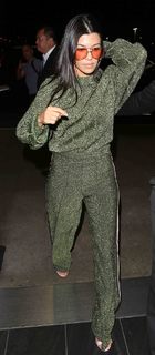 Kourtney Kardashian feet photo thumbnail