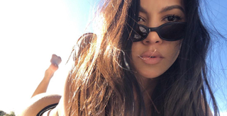 Kourtney Kardashian feet photo thumbnail