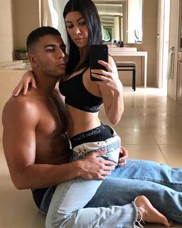 Kourtney Kardashian feet photo thumbnail