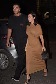 Kourtney Kardashian feet photo thumbnail