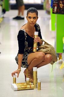 Kourtney Kardashian feet photo thumbnail