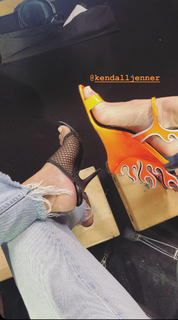Kourtney Kardashian feet photo thumbnail