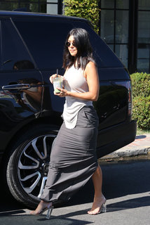 Kourtney Kardashian feet photo thumbnail