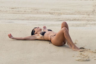 Kourtney Kardashian feet photo thumbnail