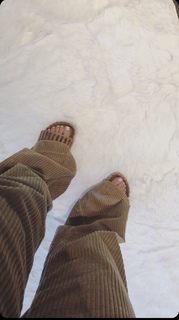 Kourtney Kardashian feet photo thumbnail