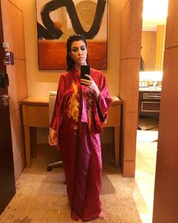 Kourtney Kardashian feet photo thumbnail